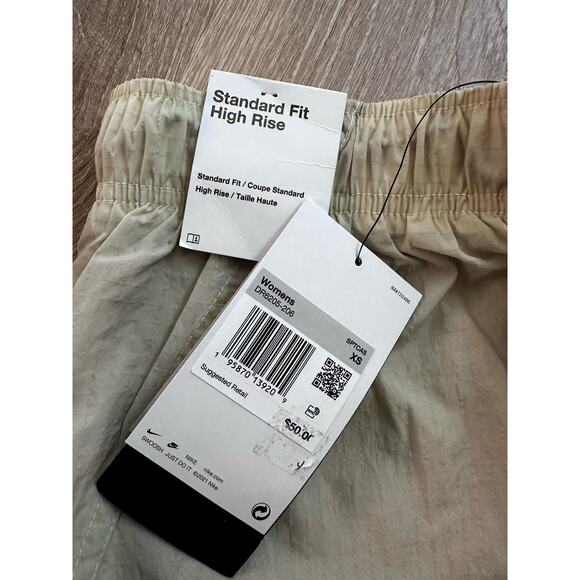 Nike | Women's Standard Fit High Rise Shorts | NWT | Tan/Khaki | SZ‎ XS - Picture 4 of 7